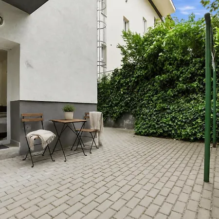 Apartment New 1br Steps To Nivy And Bus Station