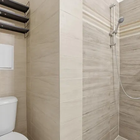 New 1br Steps To Nivy And Bus Station Pressburg